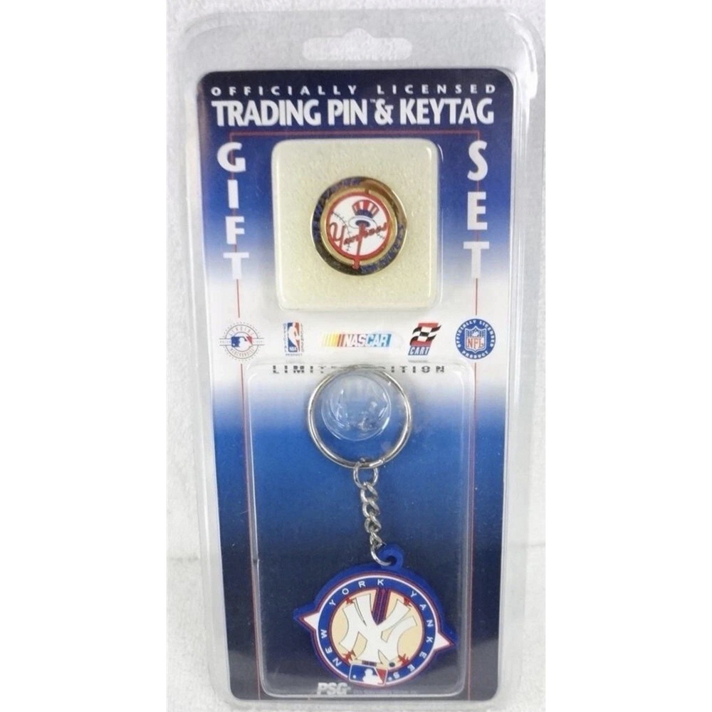Limited Edition NY YANKEES Keychain and Pin Set